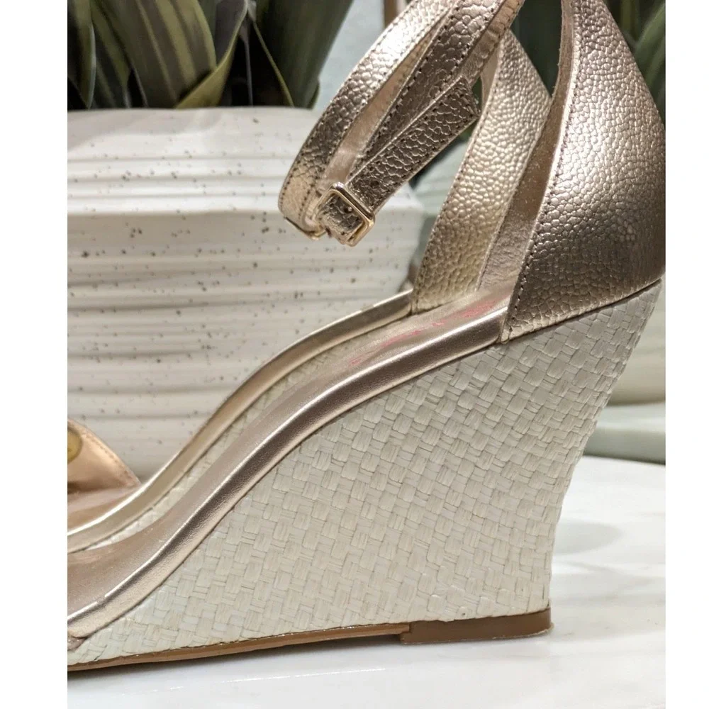 Lilly Pulitzer Bridgette Wedge Gold Metallic Sandals Sz 9M Resort Coastal Heels
